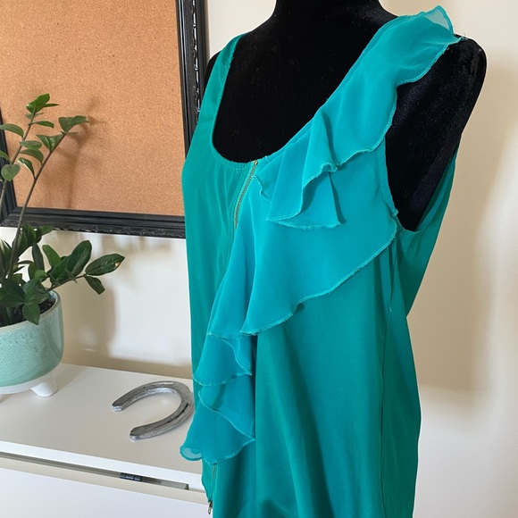 Flowy Asymmetrical Teal Blouse - Picture 2 of 6